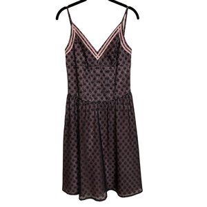 CMV Carmen Marc Valvo spaghetti strap lace v-neck lined dress
